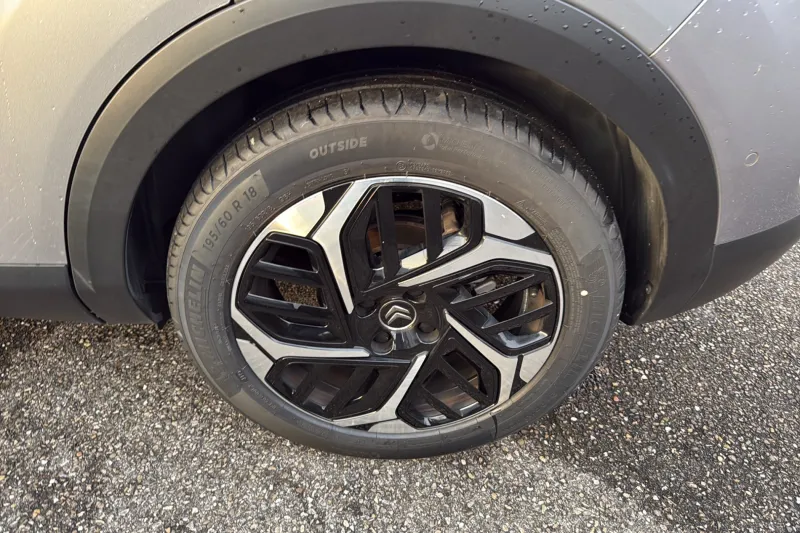 Image secondaire du véhicule 10