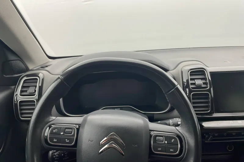 Image secondaire du véhicule 10