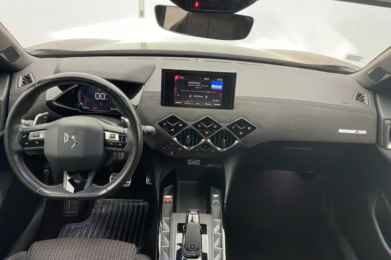 Image secondaire du véhicule 10