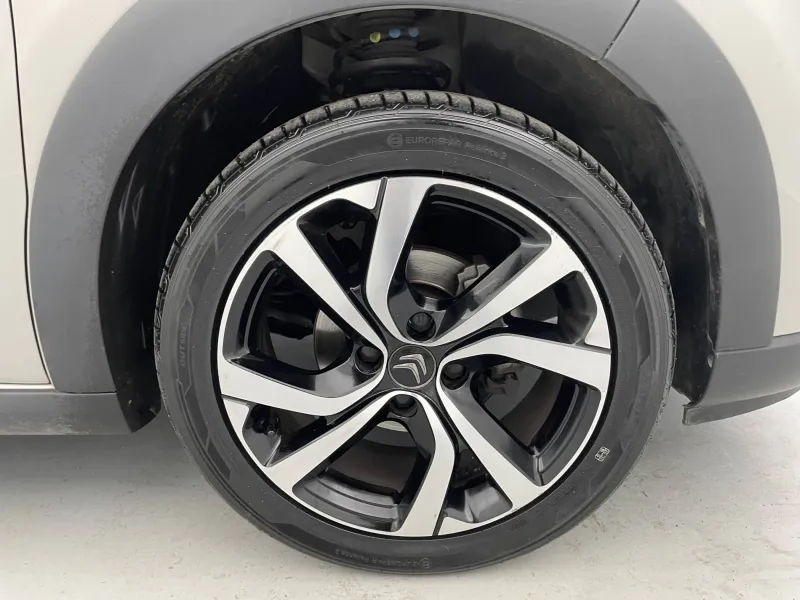 Image secondaire du véhicule 19