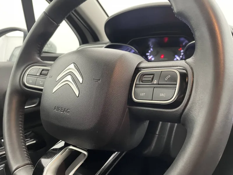 Image secondaire du véhicule 30