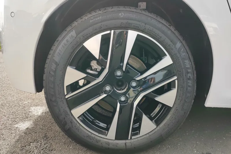 Image secondaire du véhicule 16