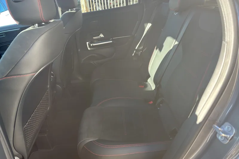 Image secondaire du véhicule 12