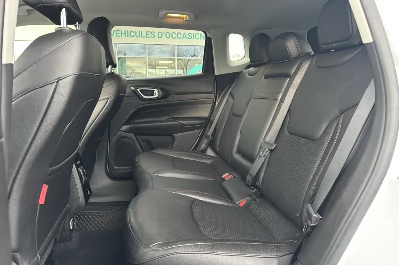 Image secondaire du véhicule 13