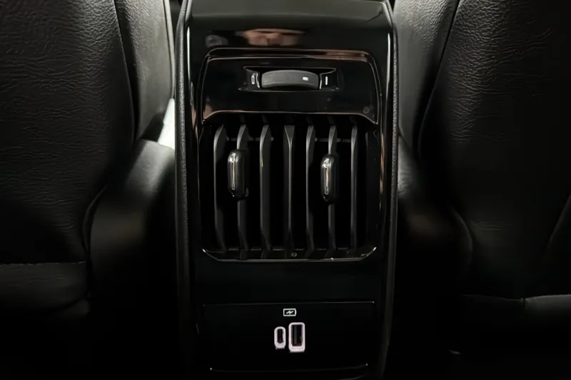 Image secondaire du véhicule 33