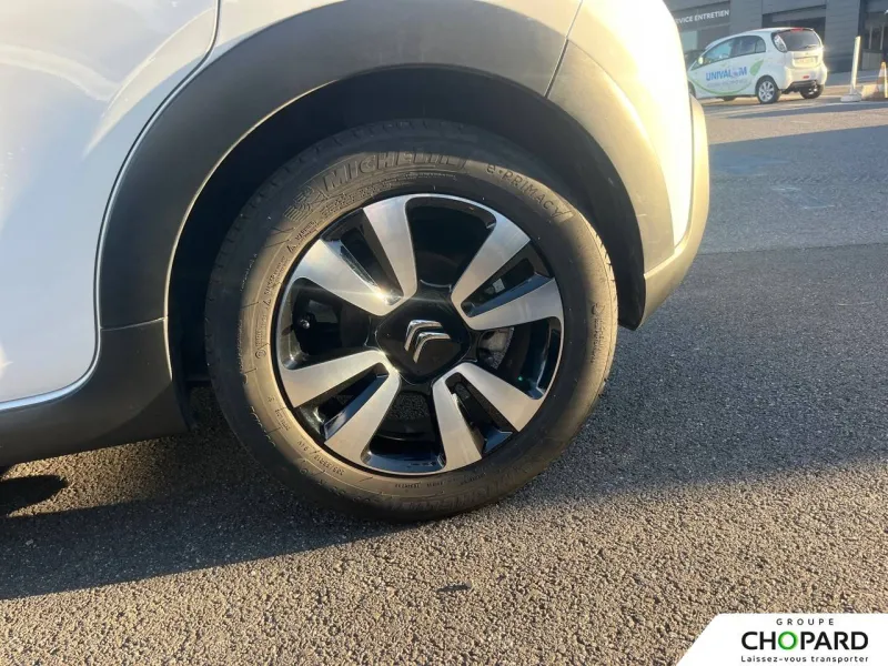 Image secondaire du véhicule 10