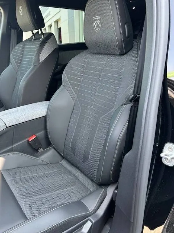 Image secondaire du véhicule 9