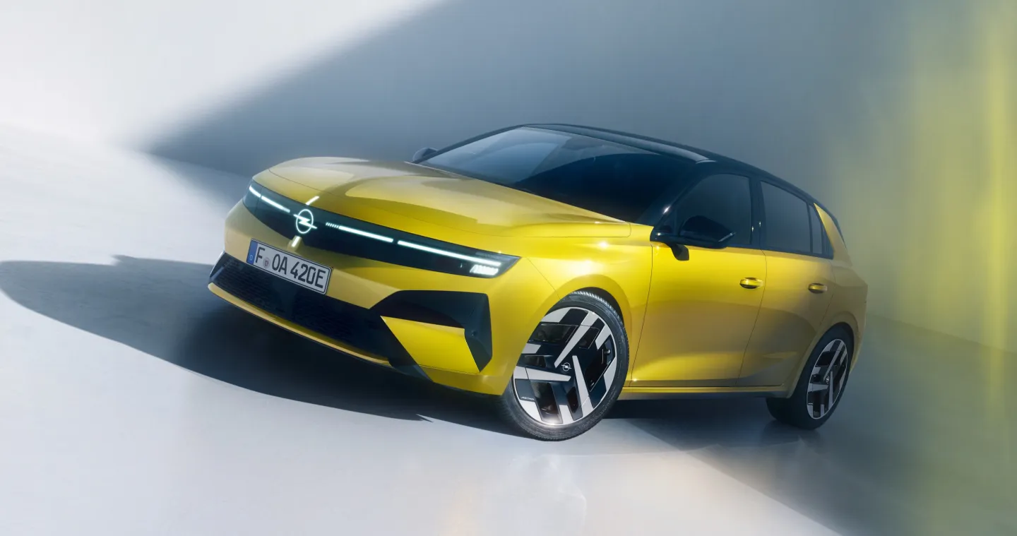 Opel Astra 2026 : trois quarts avant gauche statique
