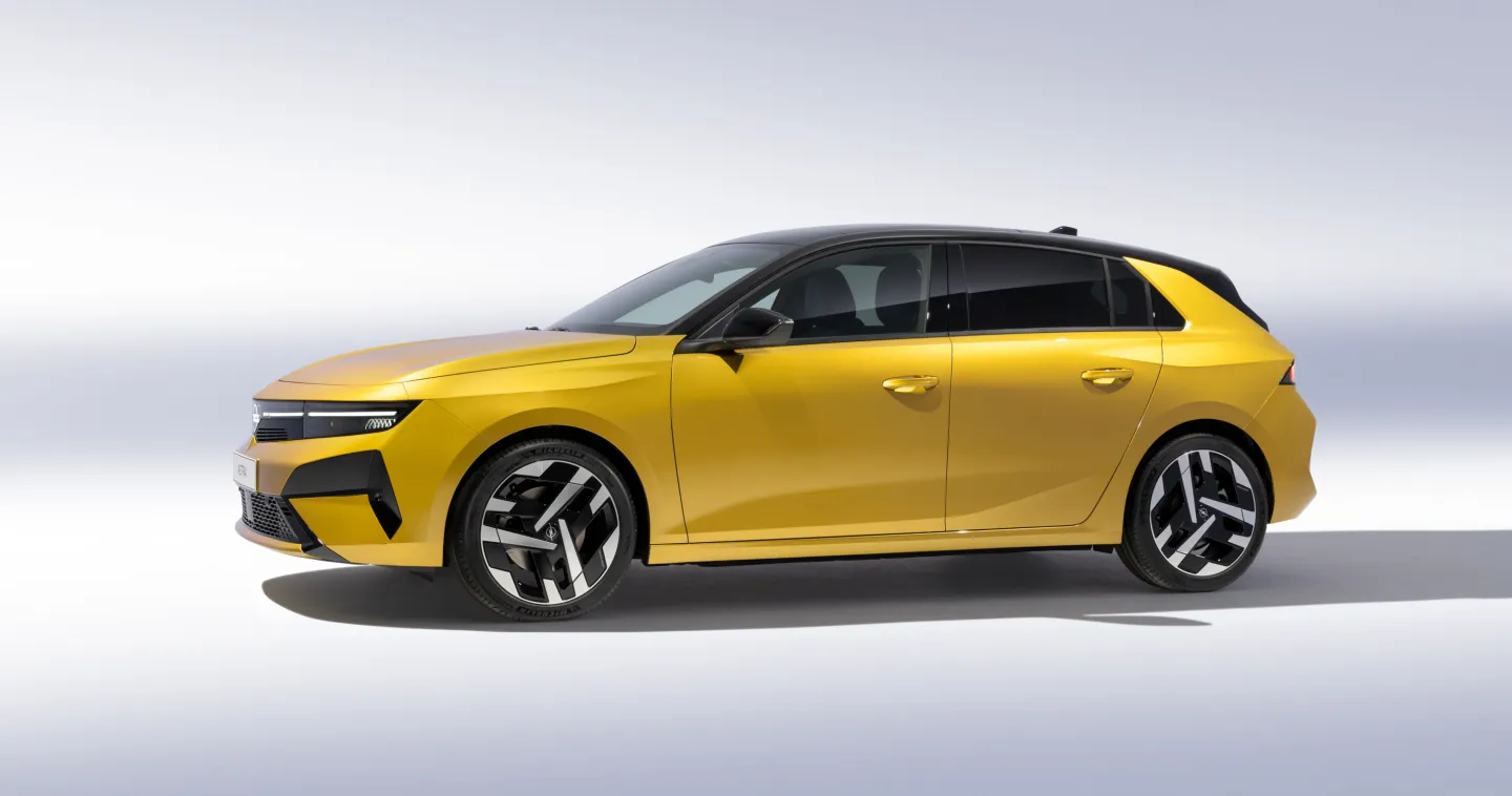 Opel Astra 2026 : profil gauche statique