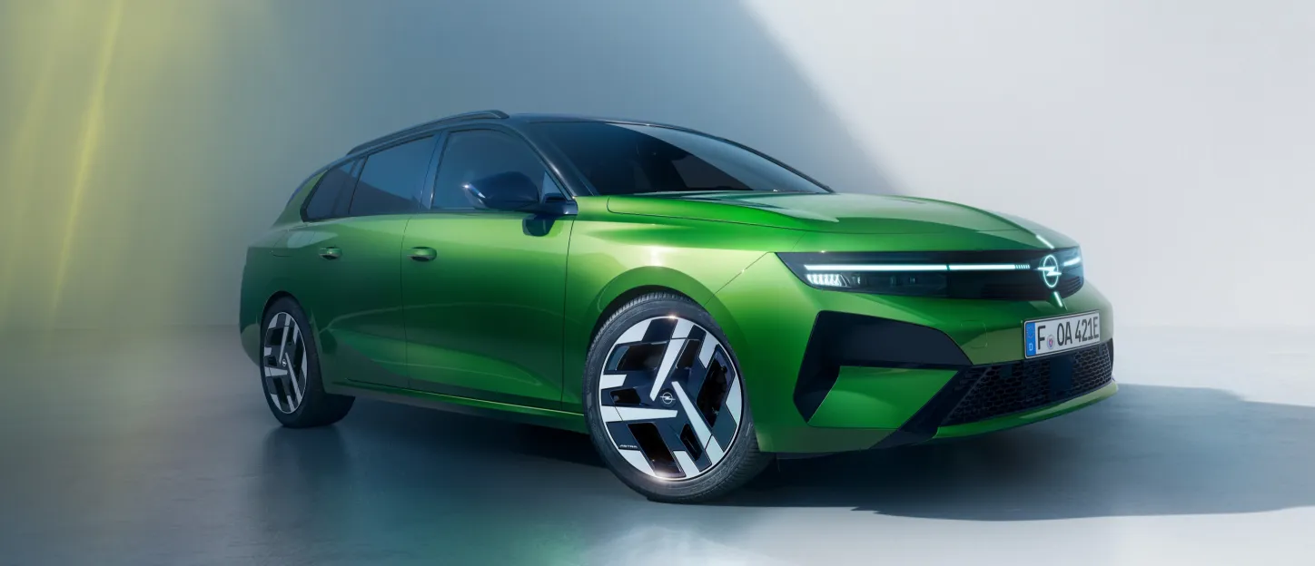 Opel Astra Sports Tourer 2026 : trois quarts avant droit statique