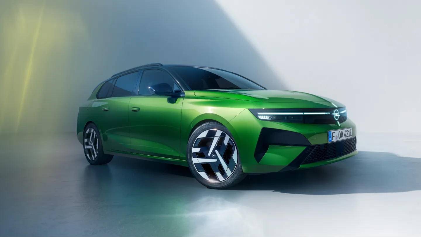 Opel Astra Sports Tourer 2026 : trois quarts avant droit statique