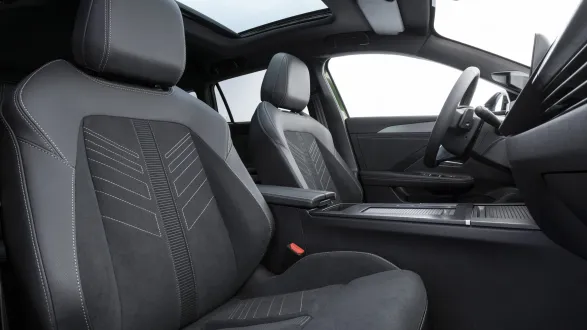 Opel Astra Sports Tourer 2026 : sièges avant