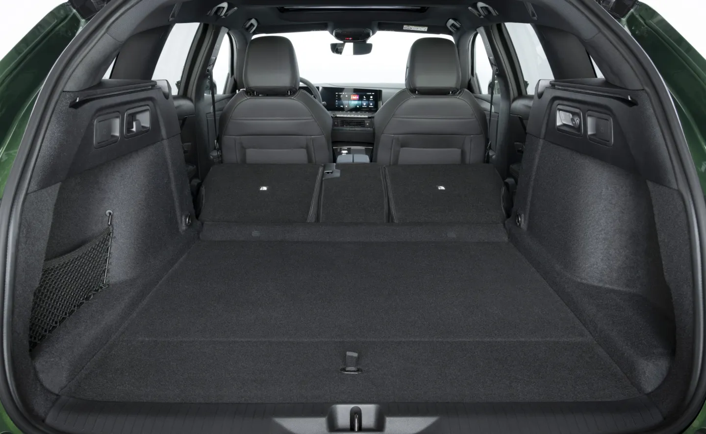 Opel Astra Sports Tourer 2026 : coffre avec banquette rabattue