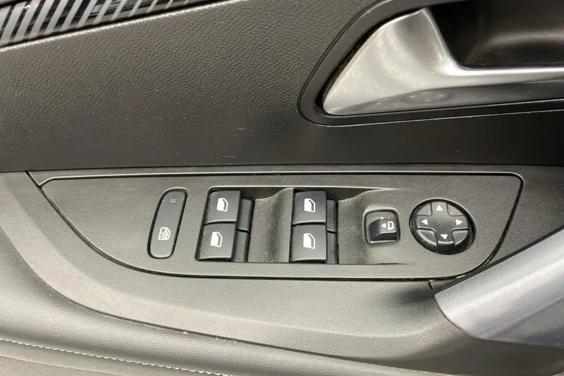 Image secondaire du véhicule 19