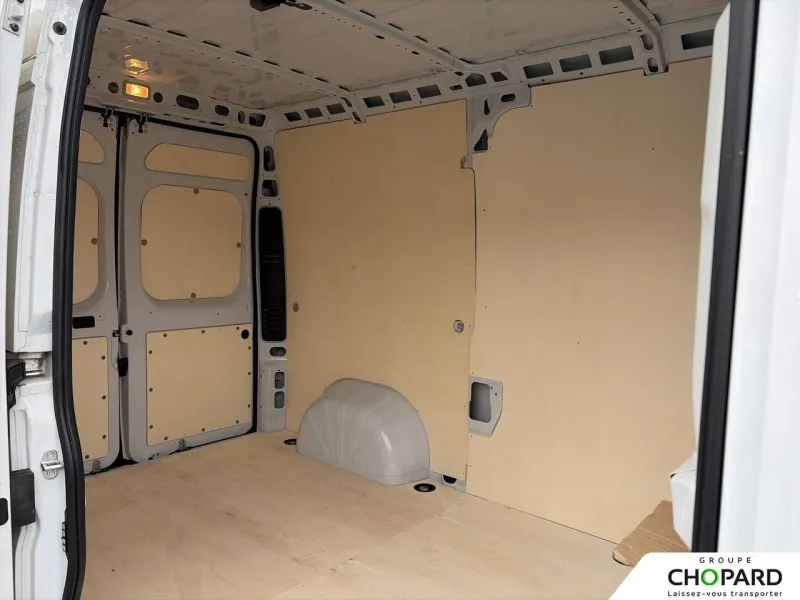 Image secondaire du véhicule 23