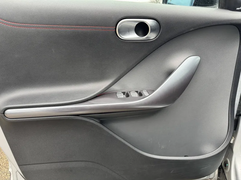 Image secondaire du véhicule 10