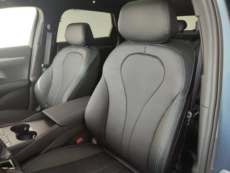 Image secondaire du véhicule 9