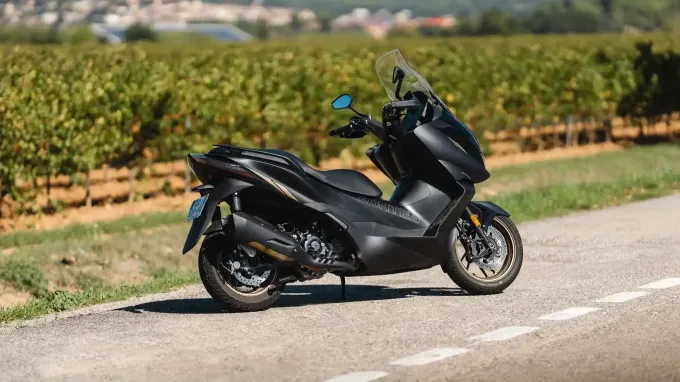 Zontes 368 E : Immobile sur béquille latérale