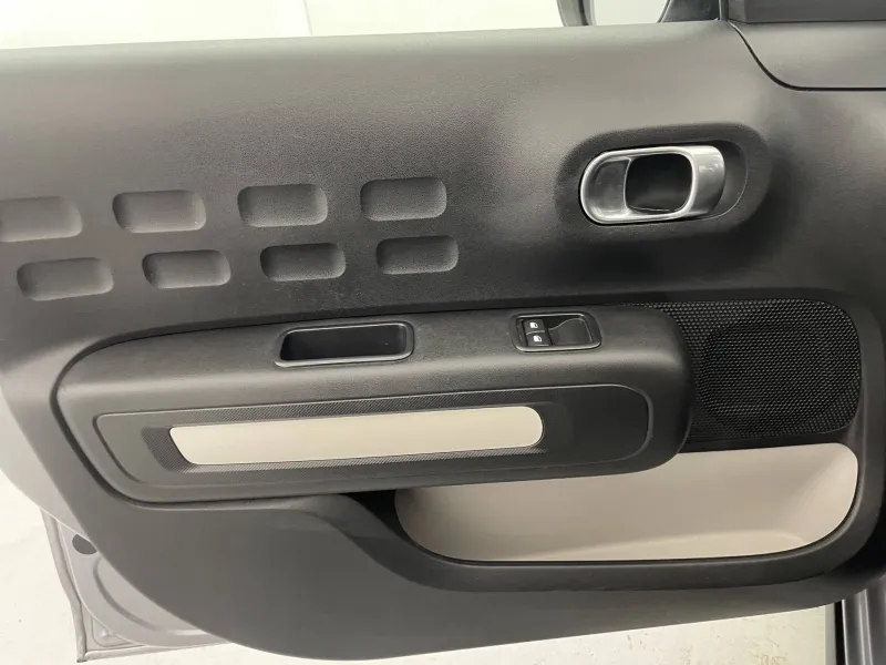 Image secondaire du véhicule 32