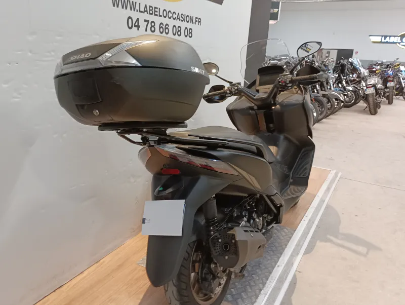 Image secondaire du véhicule 4