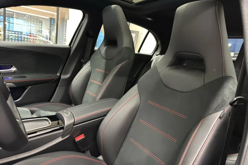 Image secondaire du véhicule 10