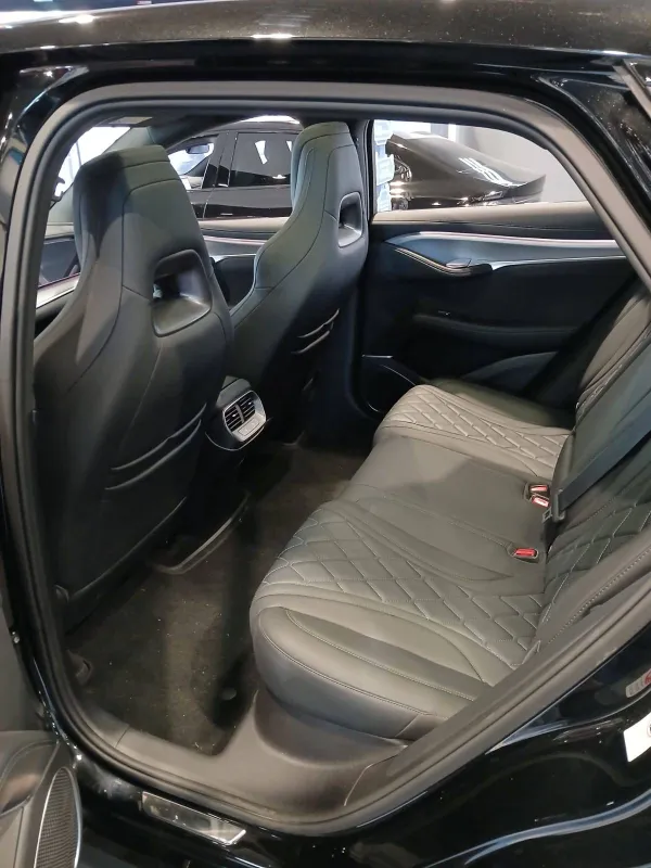 Image secondaire du véhicule 10