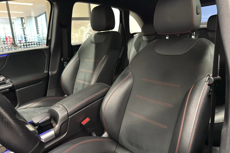 Image secondaire du véhicule 11