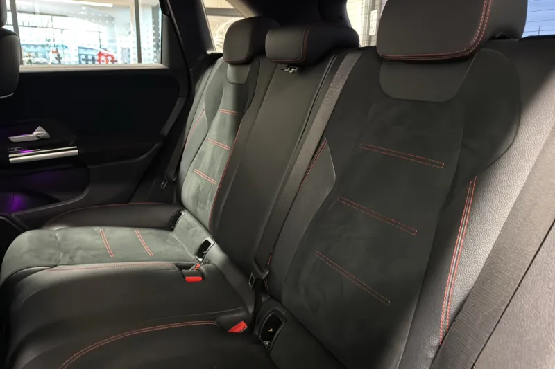 Image secondaire du véhicule 12