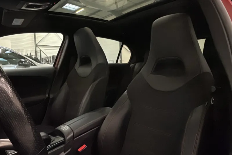 Image secondaire du véhicule 10