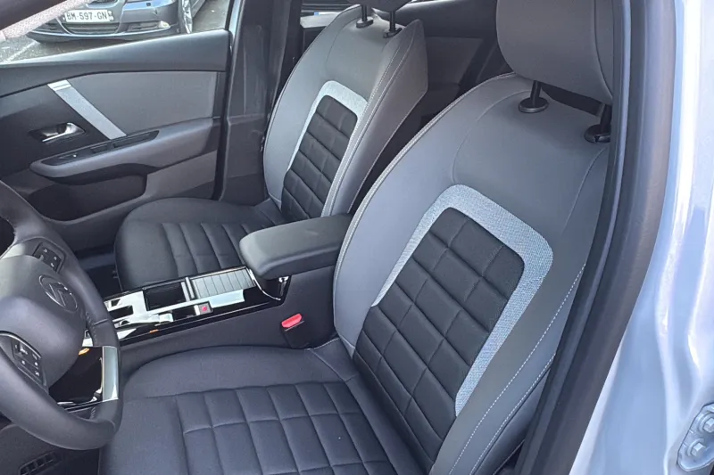 Image secondaire du véhicule 11