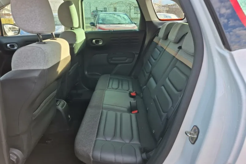 Image secondaire du véhicule 12