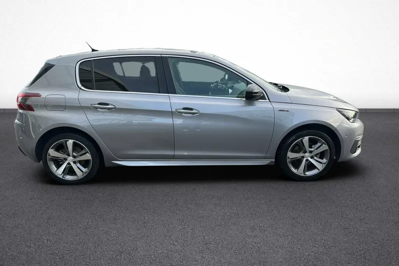 Image secondaire du véhicule 8