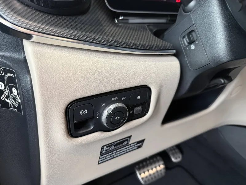 Image secondaire du véhicule 44