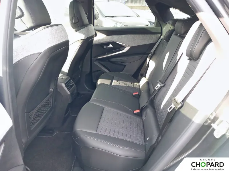 Image secondaire du véhicule 12