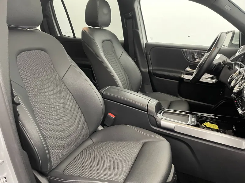 Image secondaire du véhicule 30