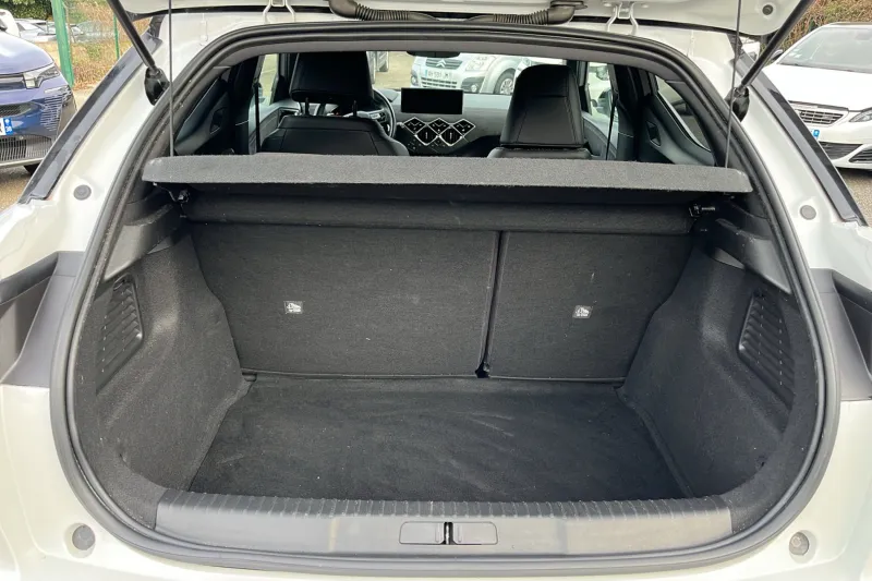 Image secondaire du véhicule 10