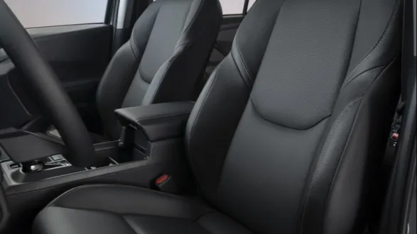 Toyota Hilux : Sièges avant