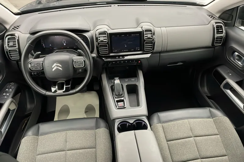 Image secondaire du véhicule 10