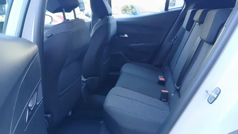 Image secondaire du véhicule 12