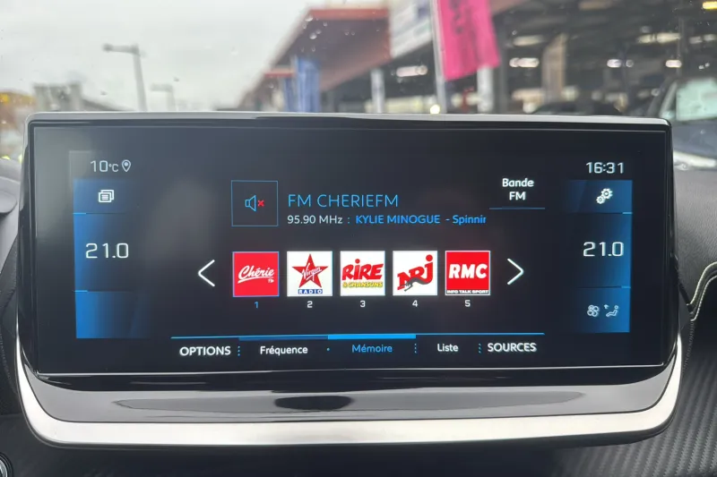 Image secondaire du véhicule 23