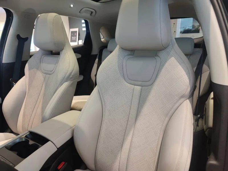 Image secondaire du véhicule 9