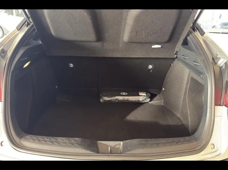 Image secondaire du véhicule 10