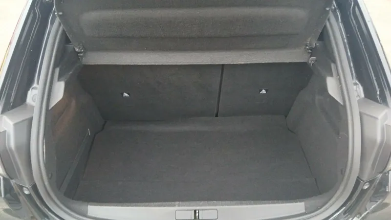 Image secondaire du véhicule 10