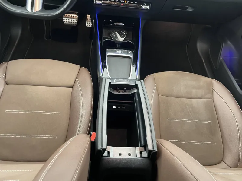 Image secondaire du véhicule 30