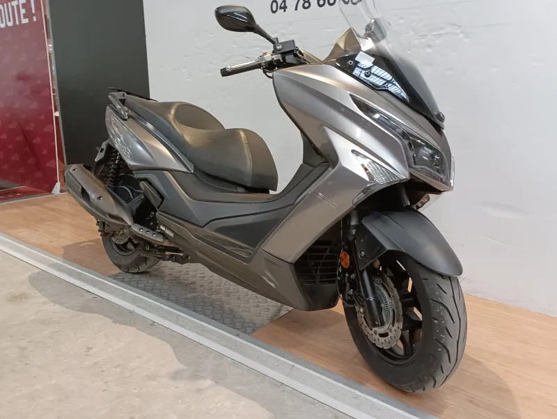 Image secondaire du véhicule 3