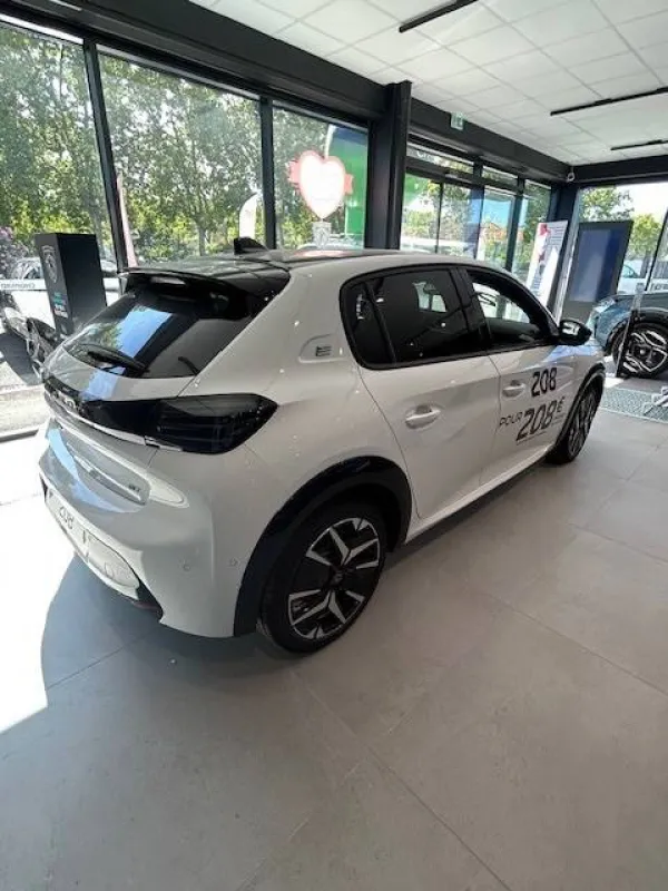 Image secondaire du véhicule 4