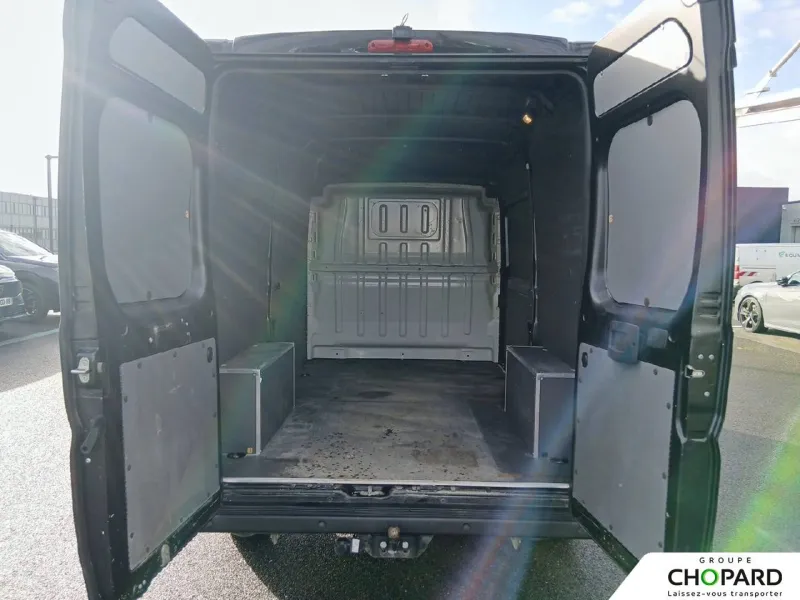 Image secondaire du véhicule 9