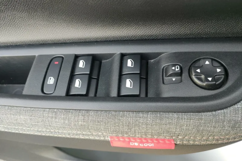 Image secondaire du véhicule 44