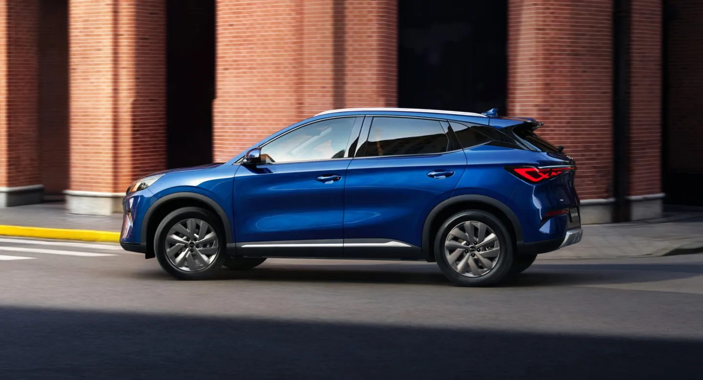 BYD Atto 3 Evo 2026 : profil gauche sur route