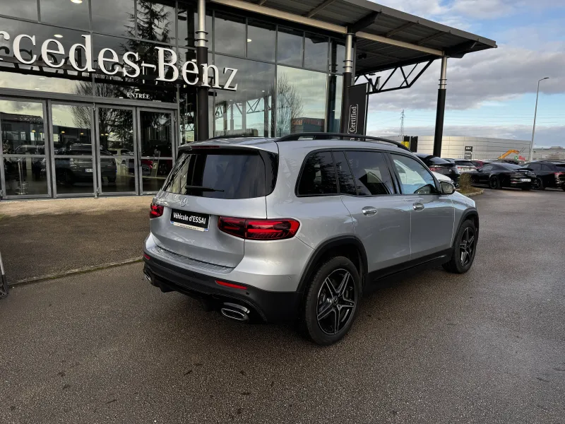 Image secondaire du véhicule 4